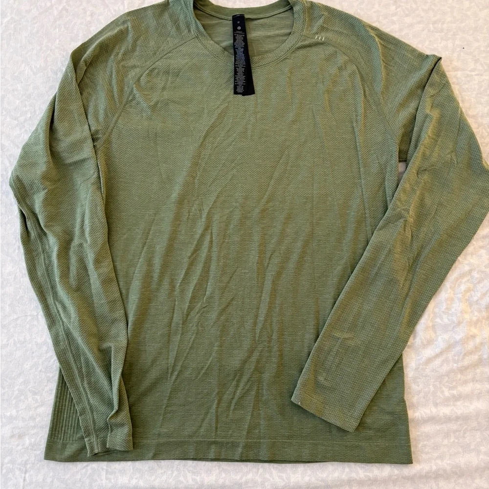EUC Men's Green Long Sleeve Shirt Sz M - Picture 1 of 3